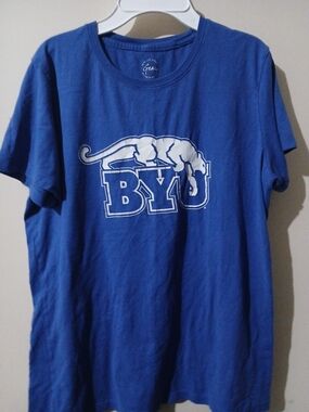 BYU Blue Short-Sleeve woman T-Shirt size Large